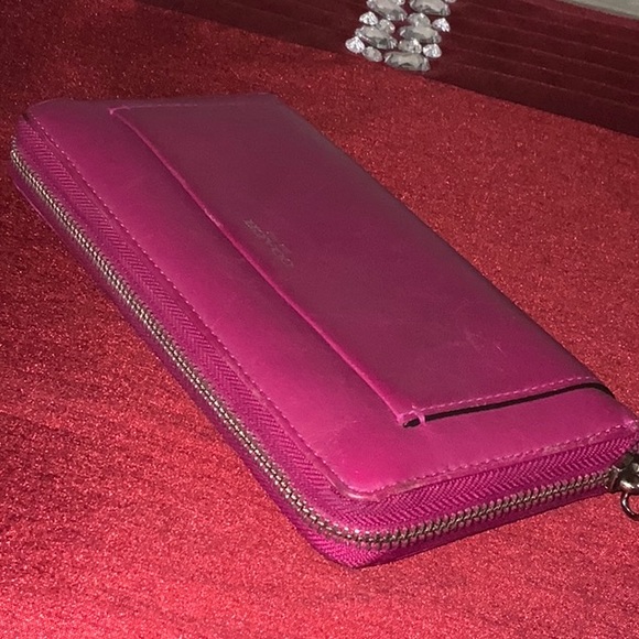 Coach New York Wallet - Picture 3 of 8